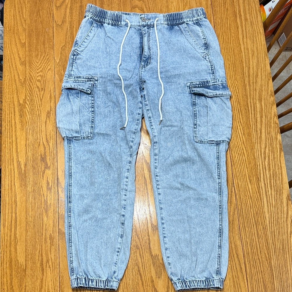 American Eagle Outfitters Light Blue Women's Cargo Jeans